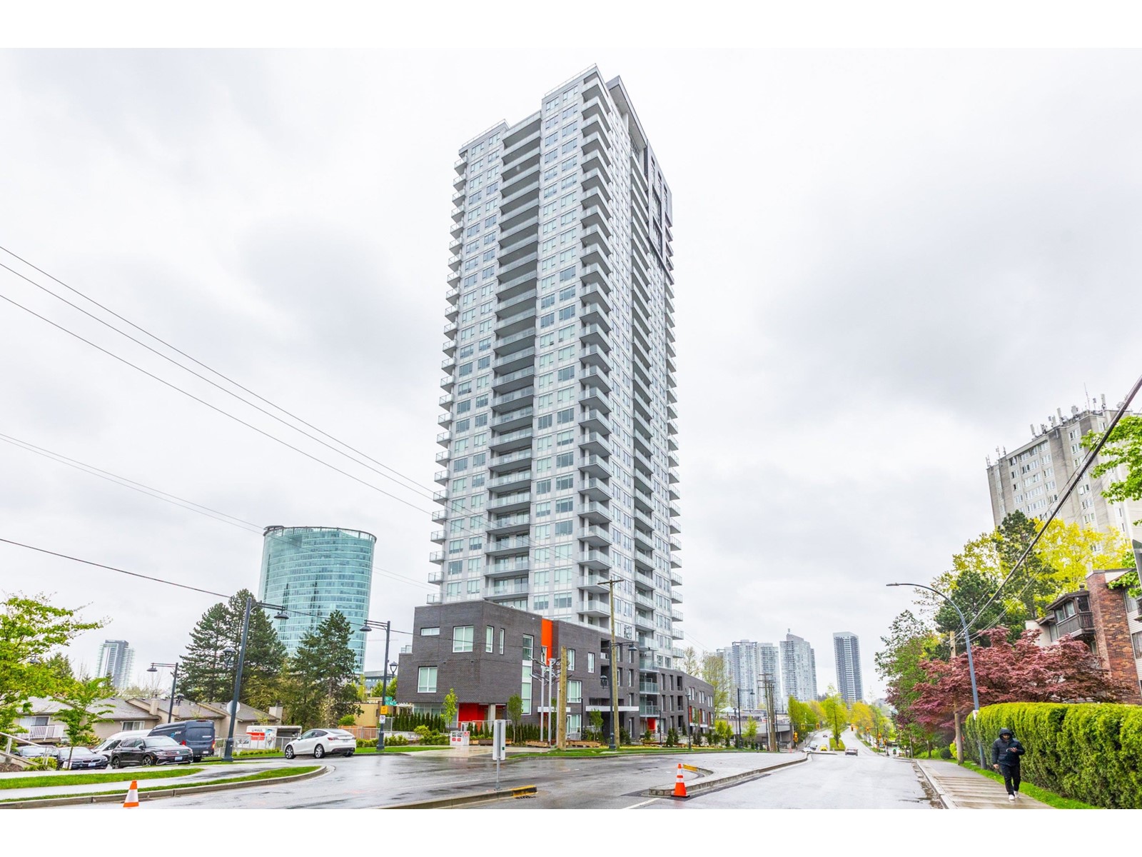 701 13387 Old Yale Road, Surrey, British Columbia  V3T 3C6 - Photo 1 - R2994434