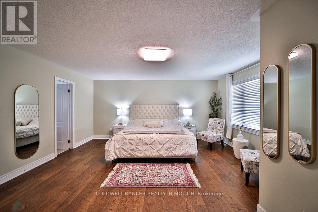 1335 Arrowhead Road Se, Oakville (Jc Joshua Creek), Ontario  L6H 0B2 - Photo 33 - W12108413