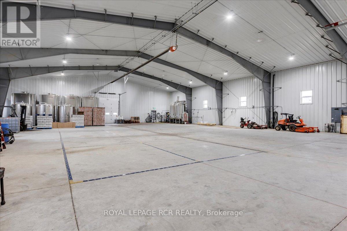 4292 Line 3, Bradford West Gwillimbury, Ontario  L0G 1W0 - Photo 5 - N12111171