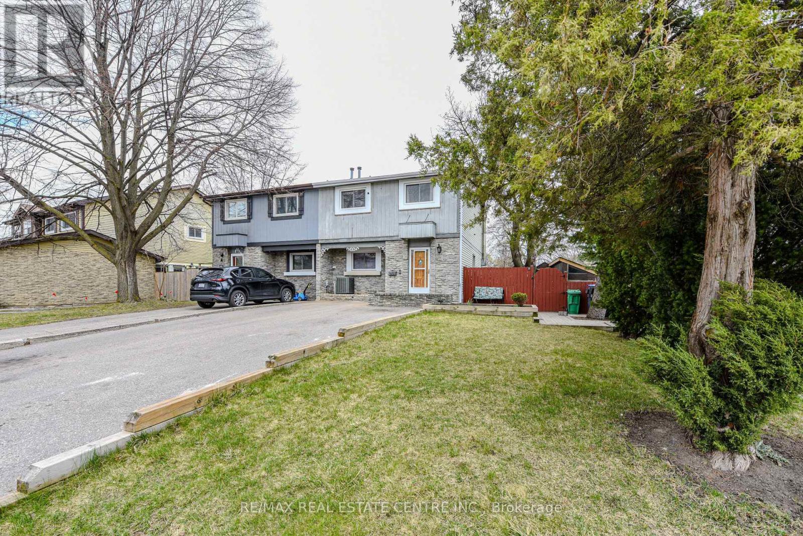 2 Charters Road, Brampton, Ontario  L6V 2S5 - Photo 1 - W12111141