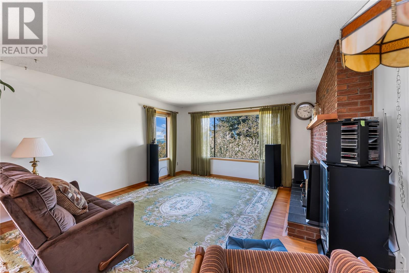 Property at 1469 Haida Rd image 5