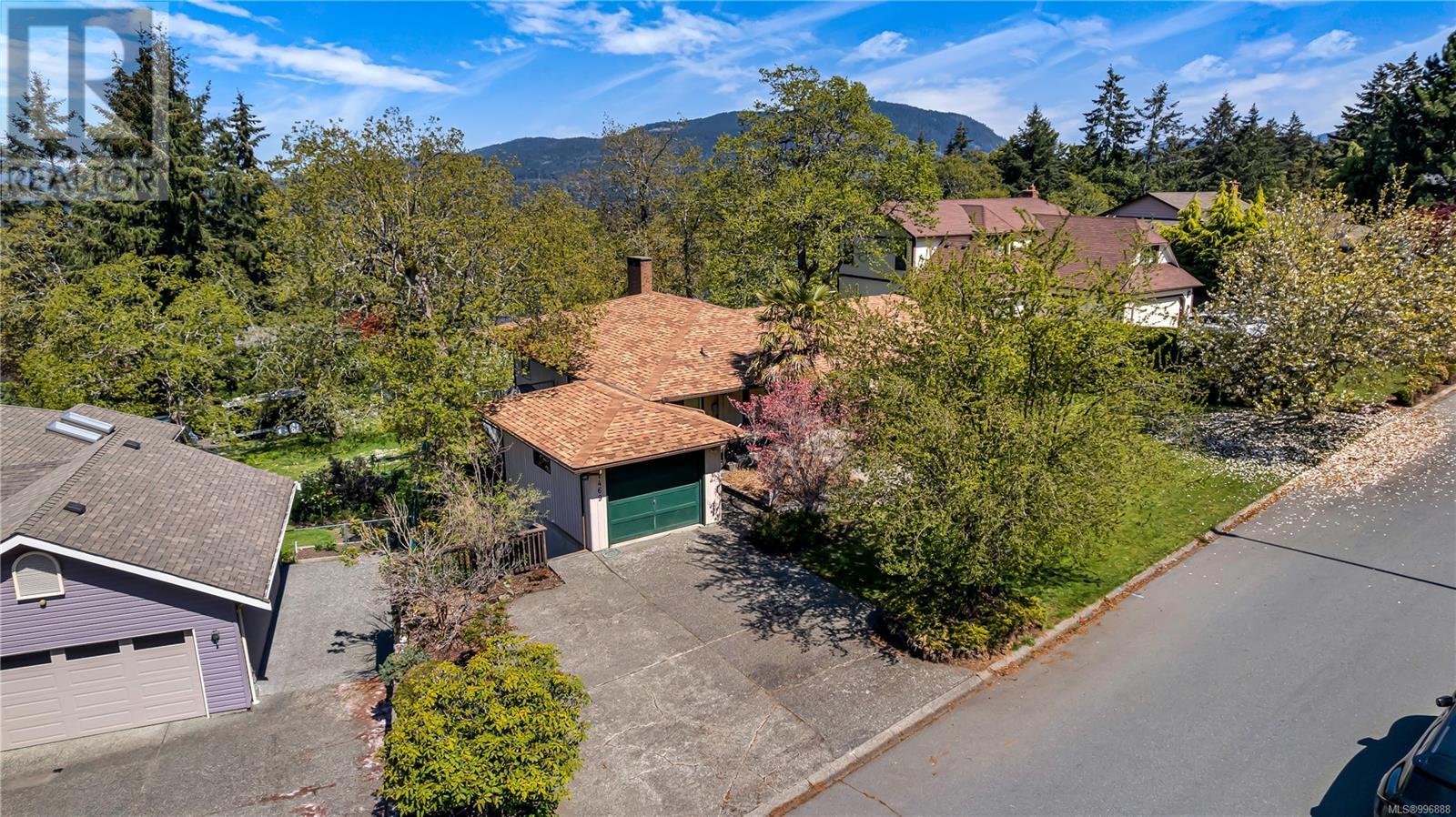 Property at 1469 Haida Rd image 2