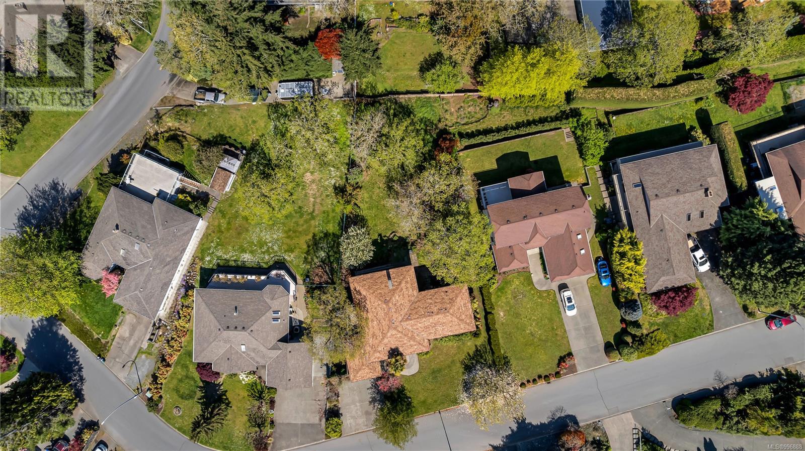 Property at 1469 Haida Rd image 3