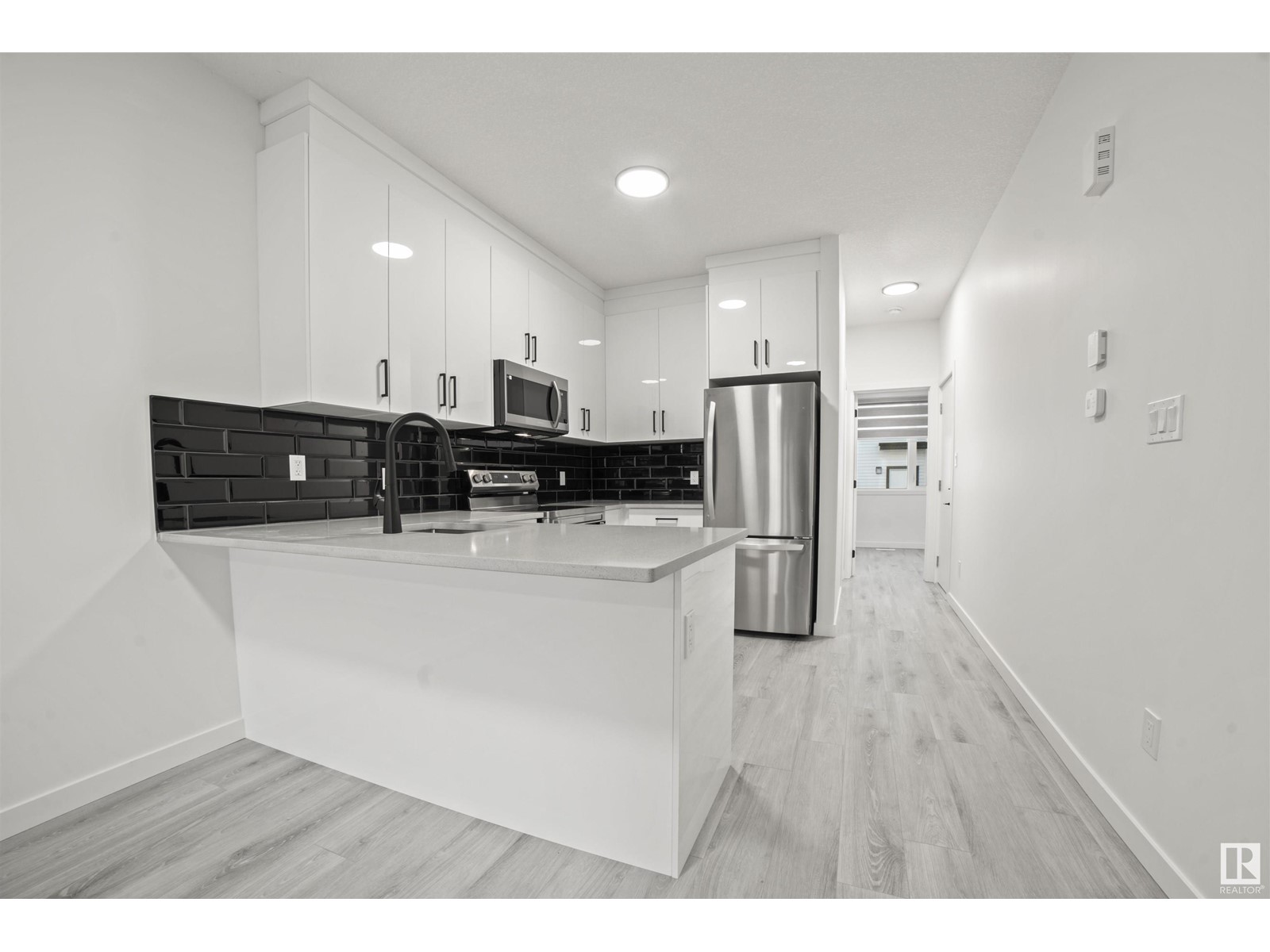 Property at 10918/20 76 AV NW image 5