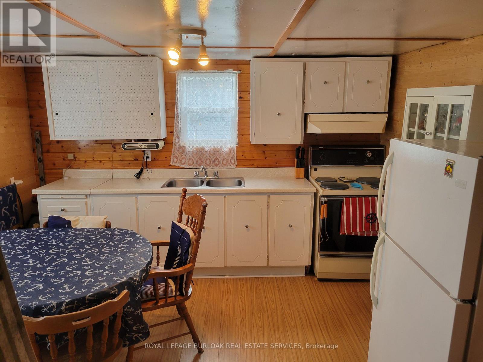 1072 Lakeshore Road, Haldimand, Ontario  N0A 1P0 - Photo 4 - X12111160