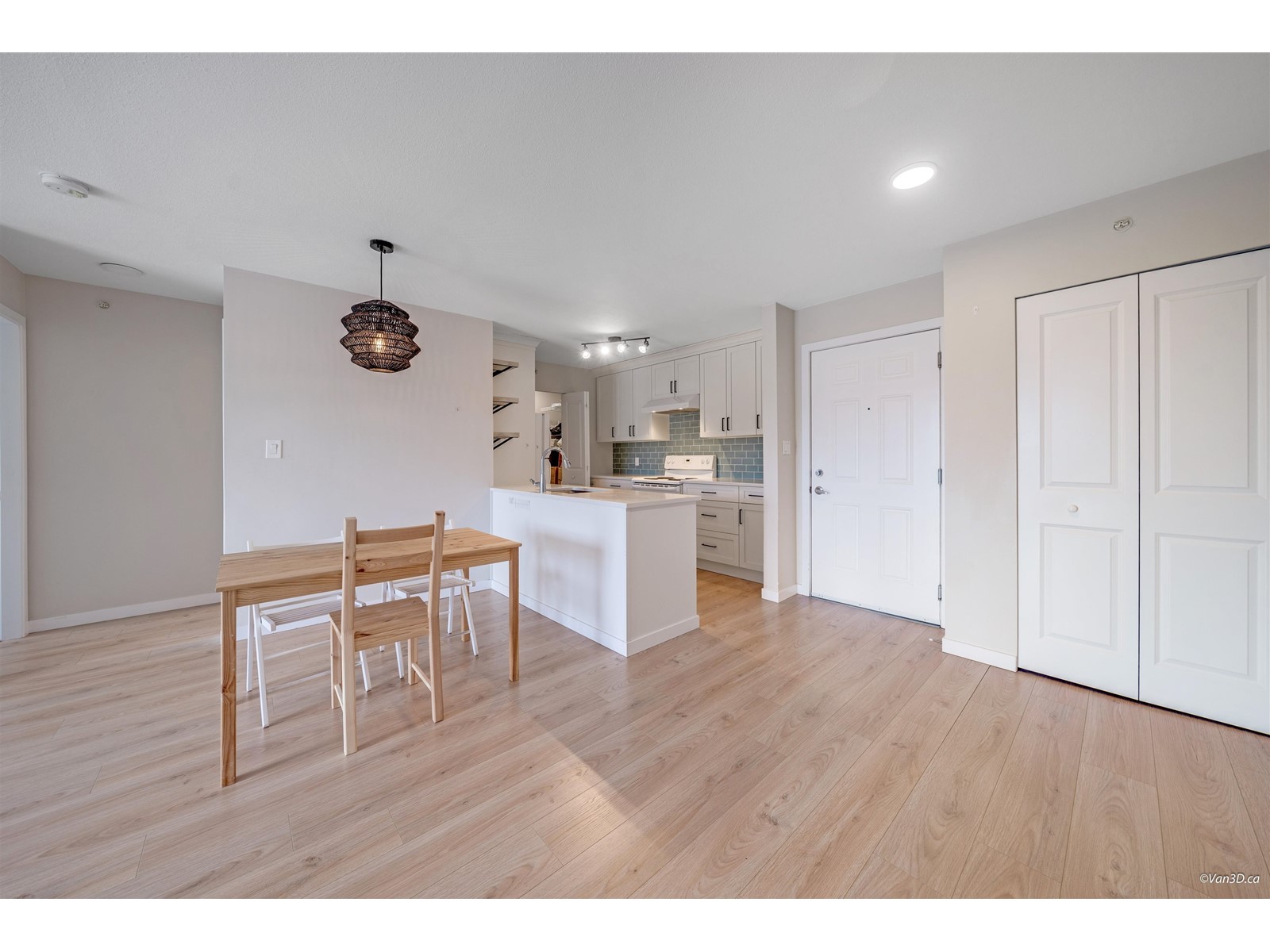 409 33960 OLD YALE ROAD, Abbotsford, British Columbia