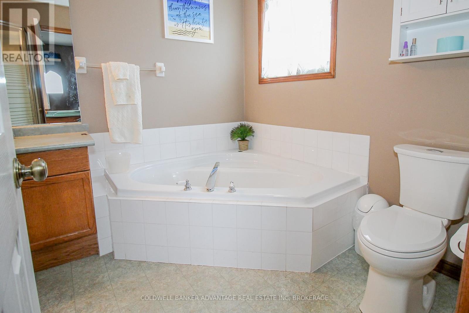 19 Windle Village Crescent, Thorold (Allanburg/thorold South), Ontario  L2V 4Z6 - Photo 20 - X12111234