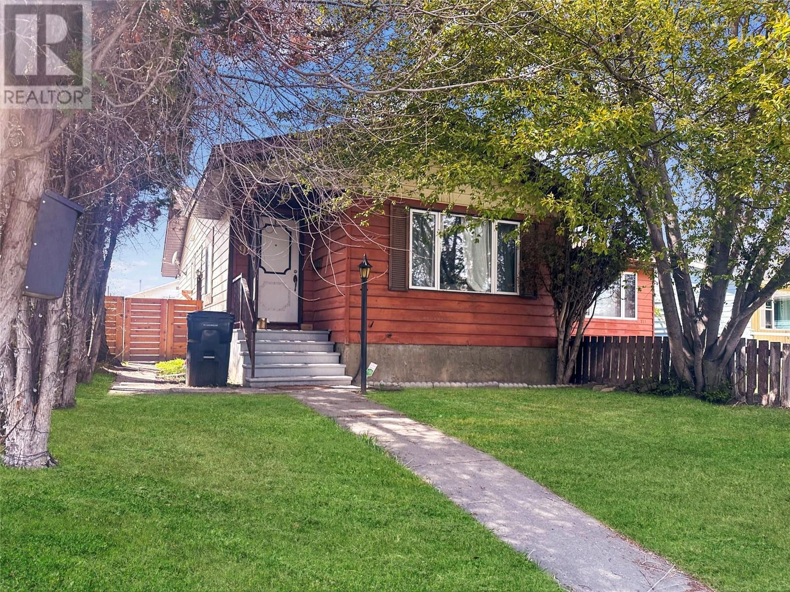 709 22nd Avenue N, Cranbrook, British Columbia