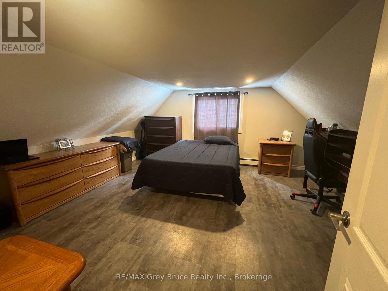 2 Mary Street, Brockton, Ontario  N0G 2V0 - Photo 19 - X12111266