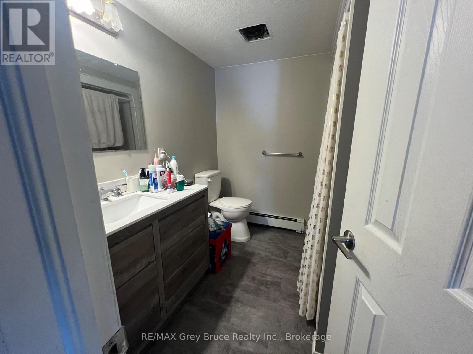 2 Mary Street, Brockton, Ontario  N0G 2V0 - Photo 7 - X12111266