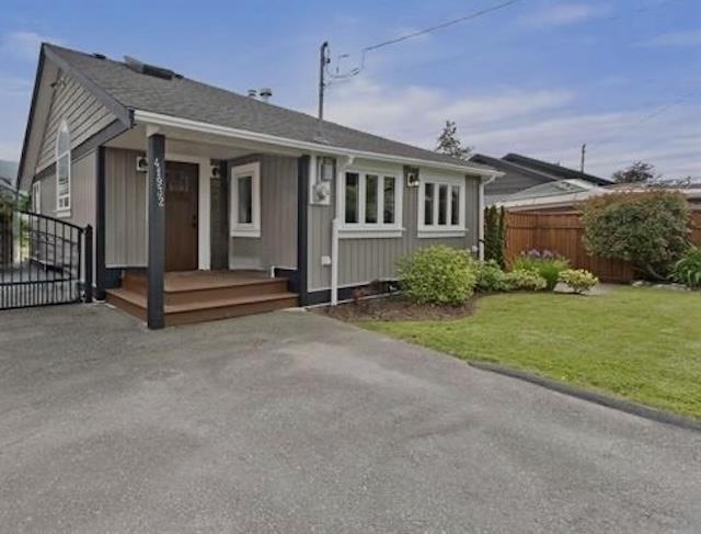41932 Kirk Avenue, Yarrow, Chilliwack, British Columbia  V2R 5E8 - Photo 2 - R2977569