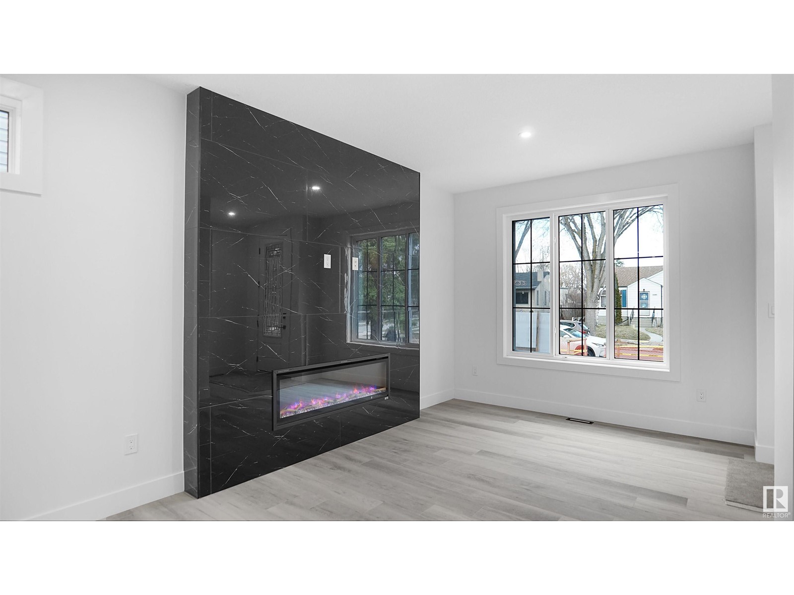 Property at 11706 126 ST NW image 3