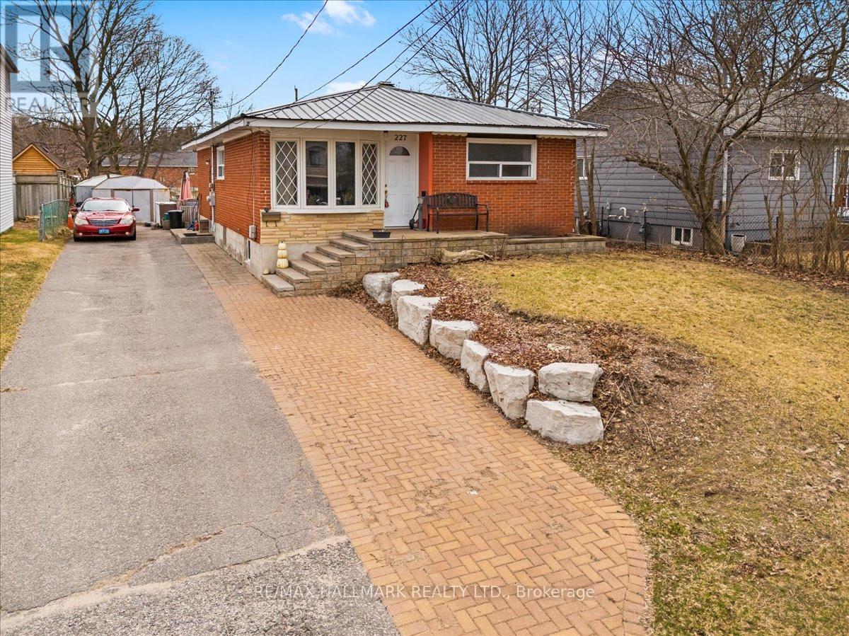 Property at 227 SOUTHVIEW ROAD image 5