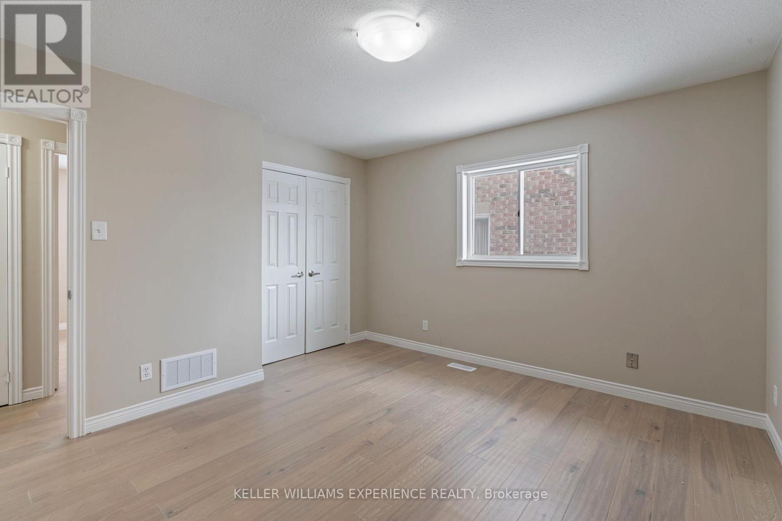 62 Mapleton Avenue, Barrie, Ontario  L4N 7L6 - Photo 24 - S12111268