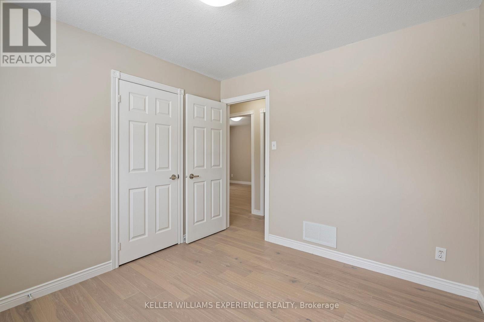 62 Mapleton Avenue, Barrie, Ontario  L4N 7L6 - Photo 29 - S12111268