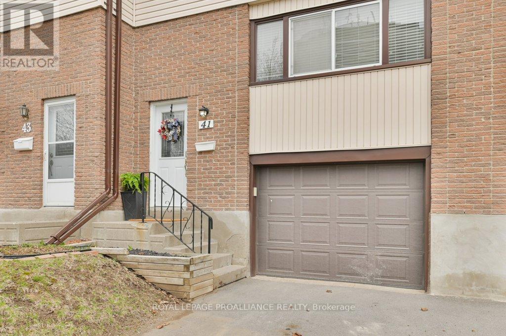 41 O'hare Street, Belleville, Ontario  K8P 4R9 - Photo 2 - X12107770