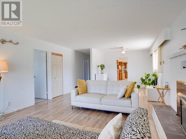 Property at 4674 REDONDA AVE image 3