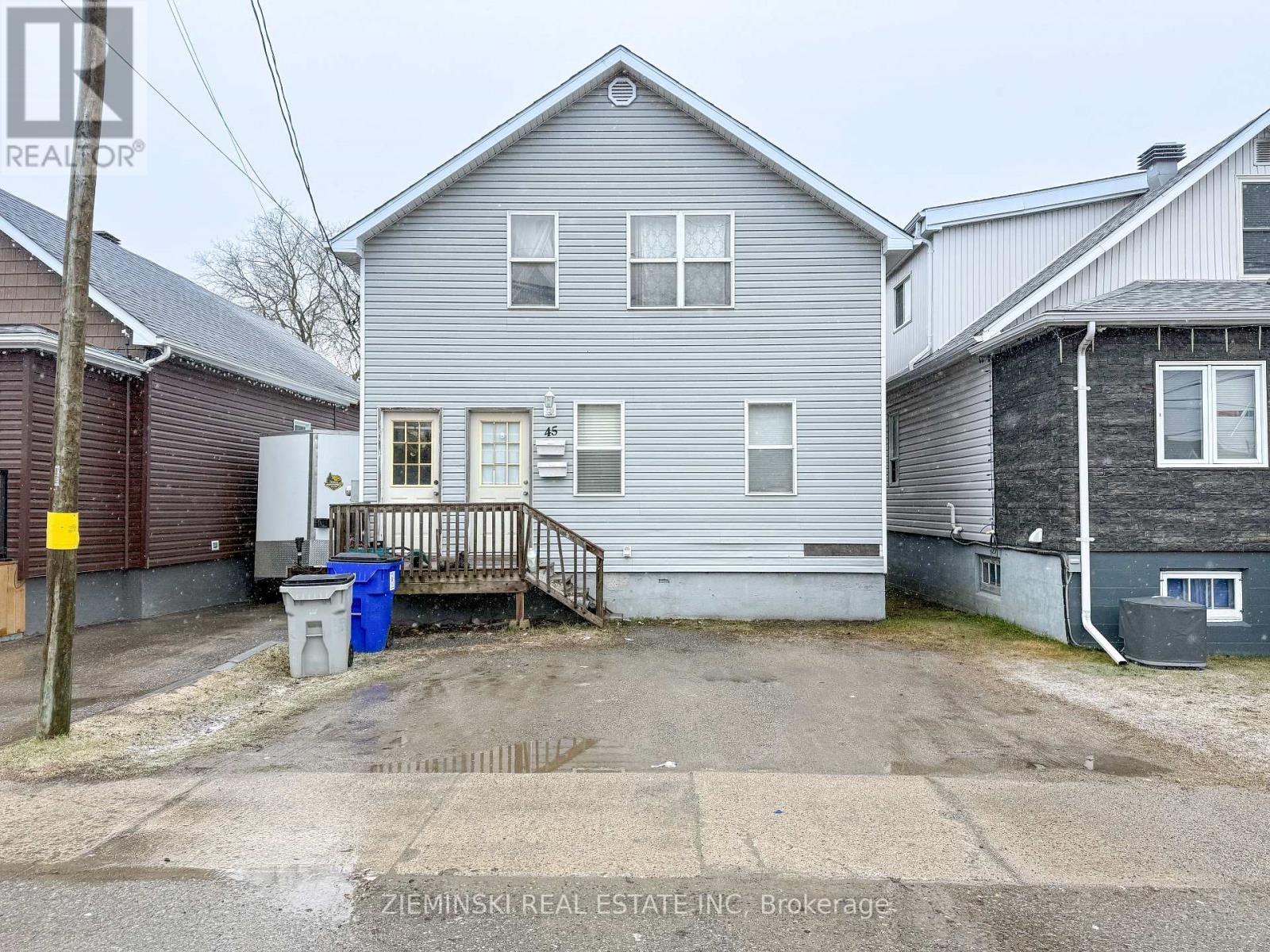 Property at 45 MAPLE STREET N image 1