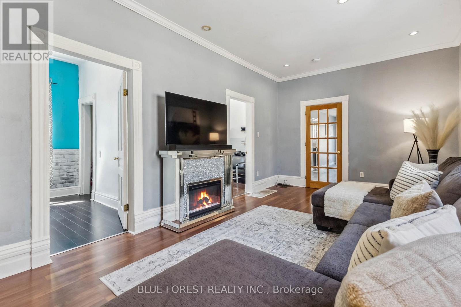 Photo 11 of 46 for 476 Emery Street E