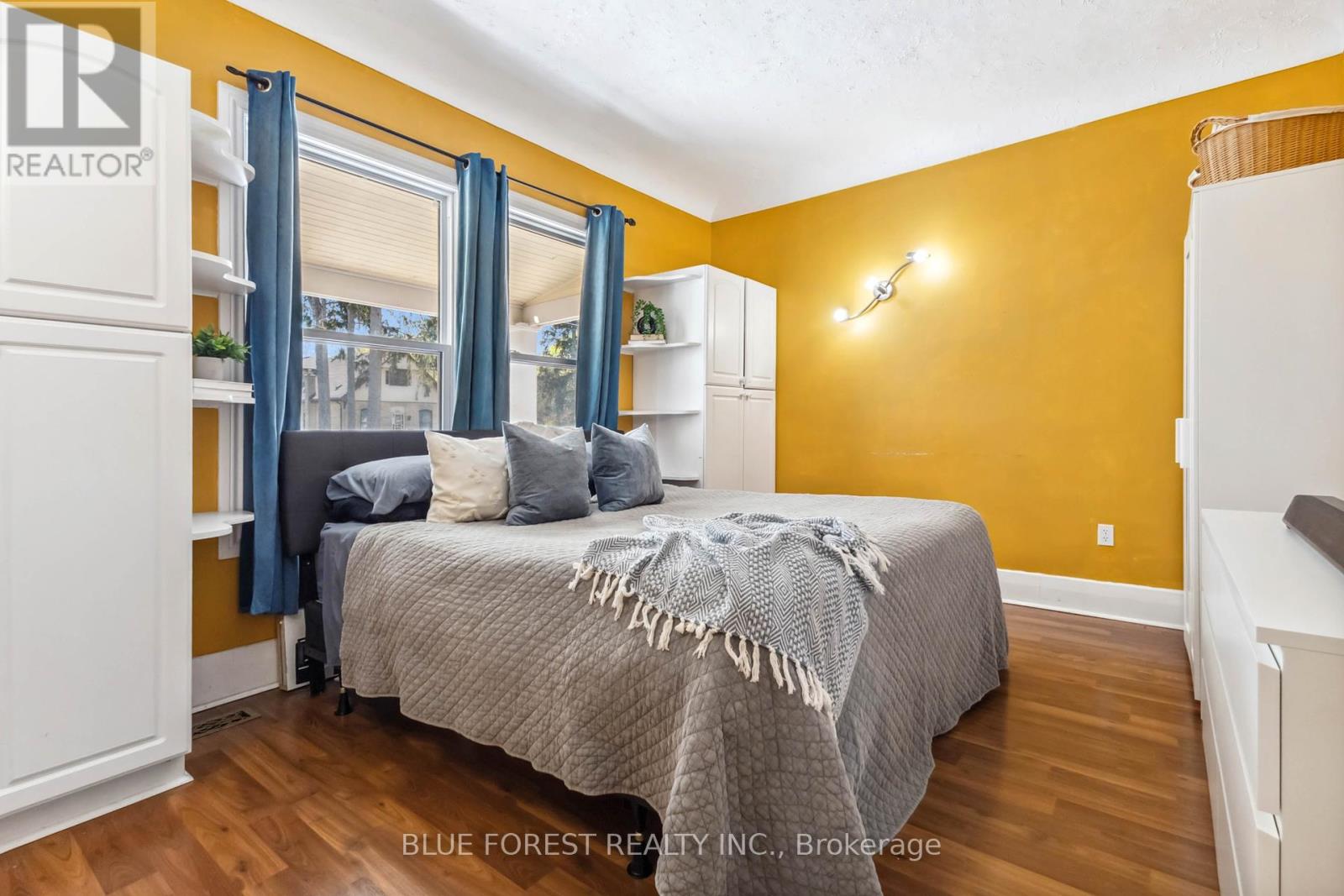 Photo 12 of 46 for 476 Emery Street E