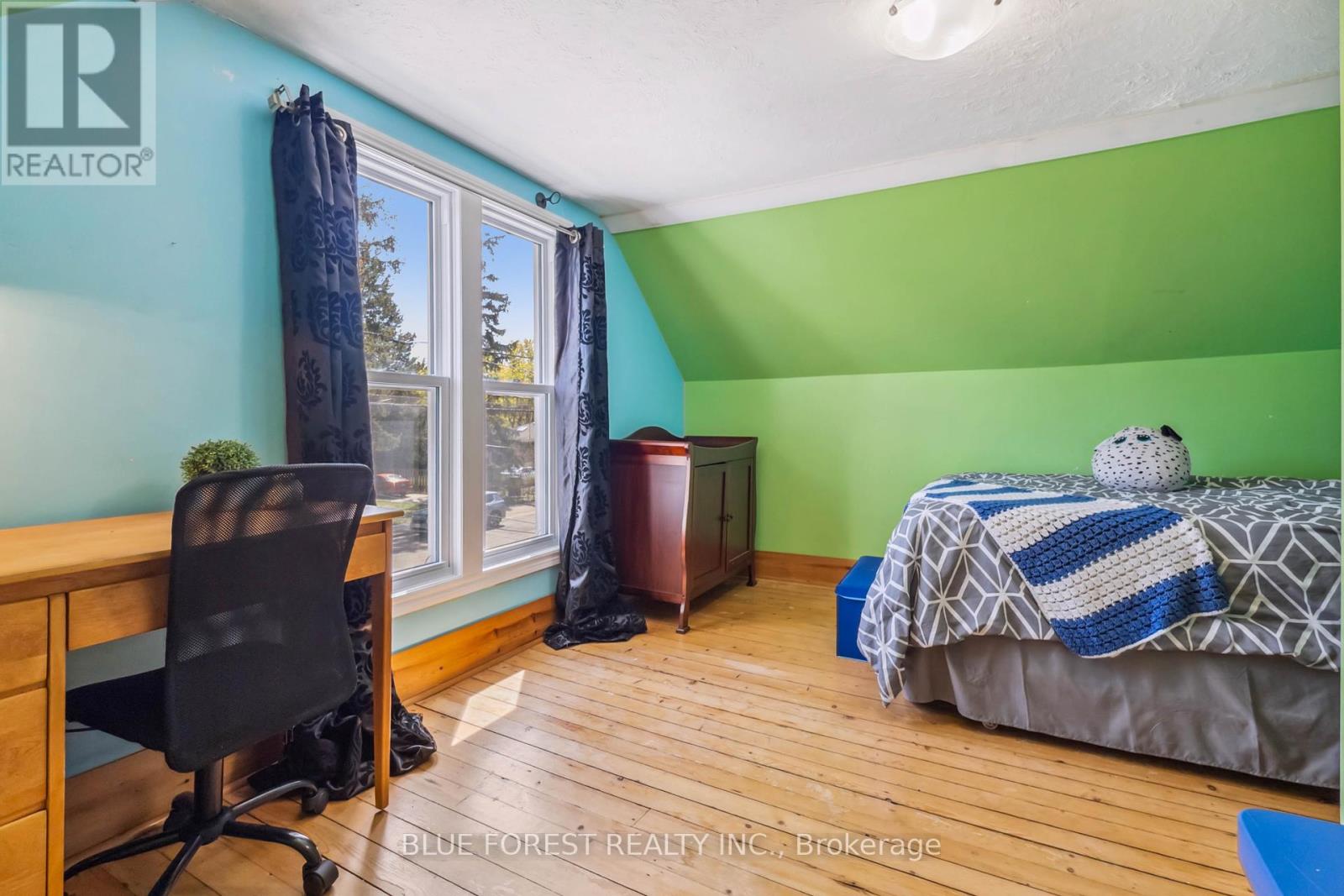 Photo 34 of 46 for 476 Emery Street E