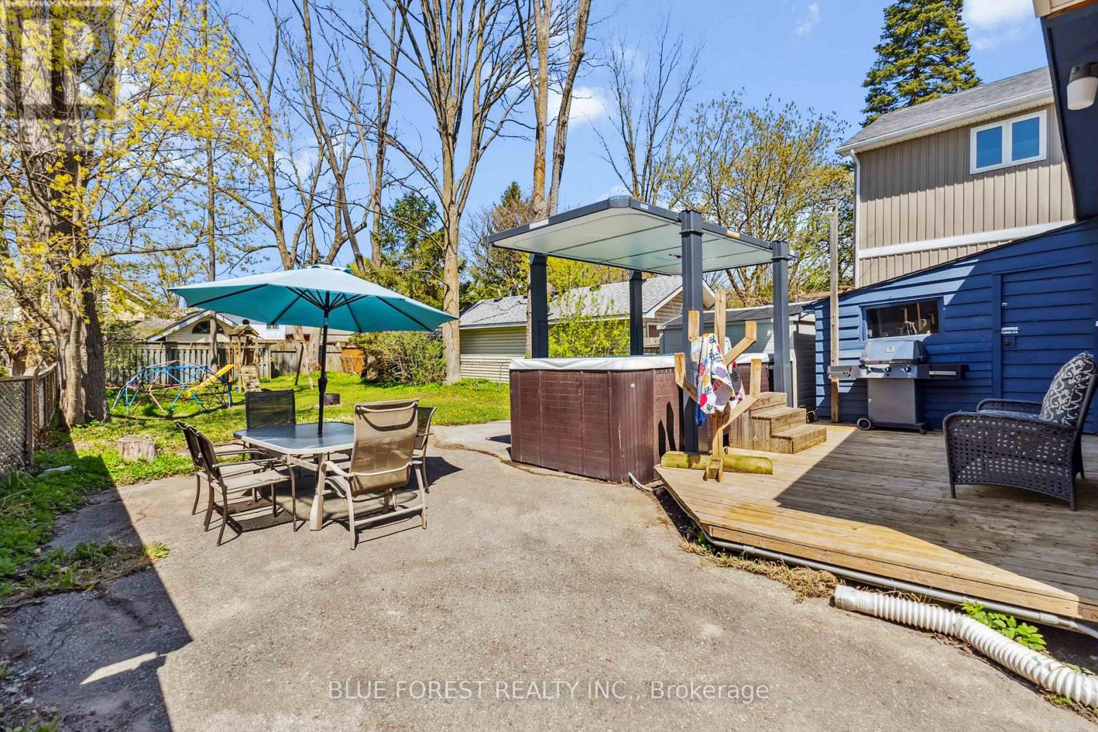 Photo 35 of 46 for 476 Emery Street E