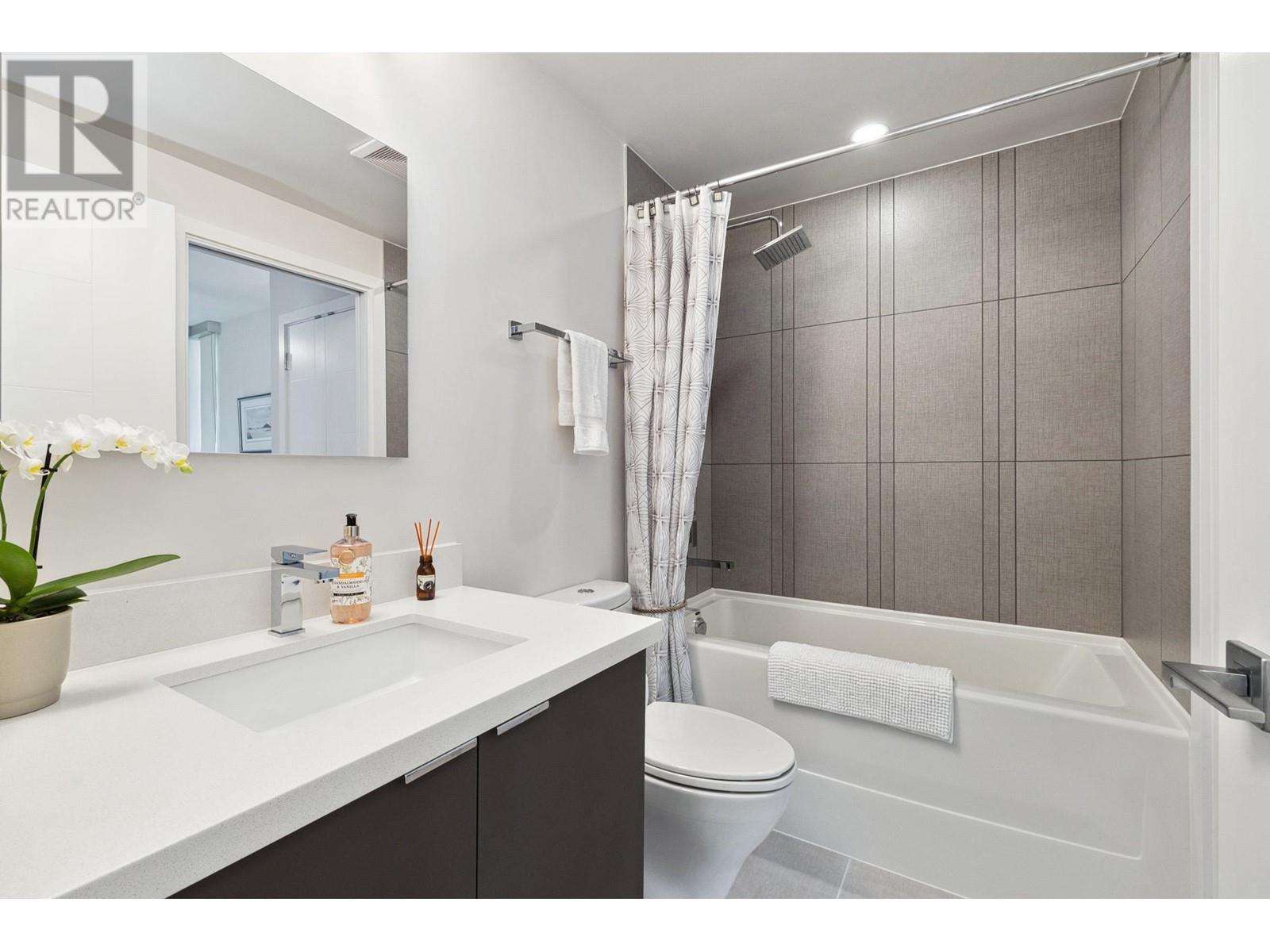 101 711 Breslay Street, Coquitlam, British Columbia  V3J 0G7 - Photo 11 - R2995896