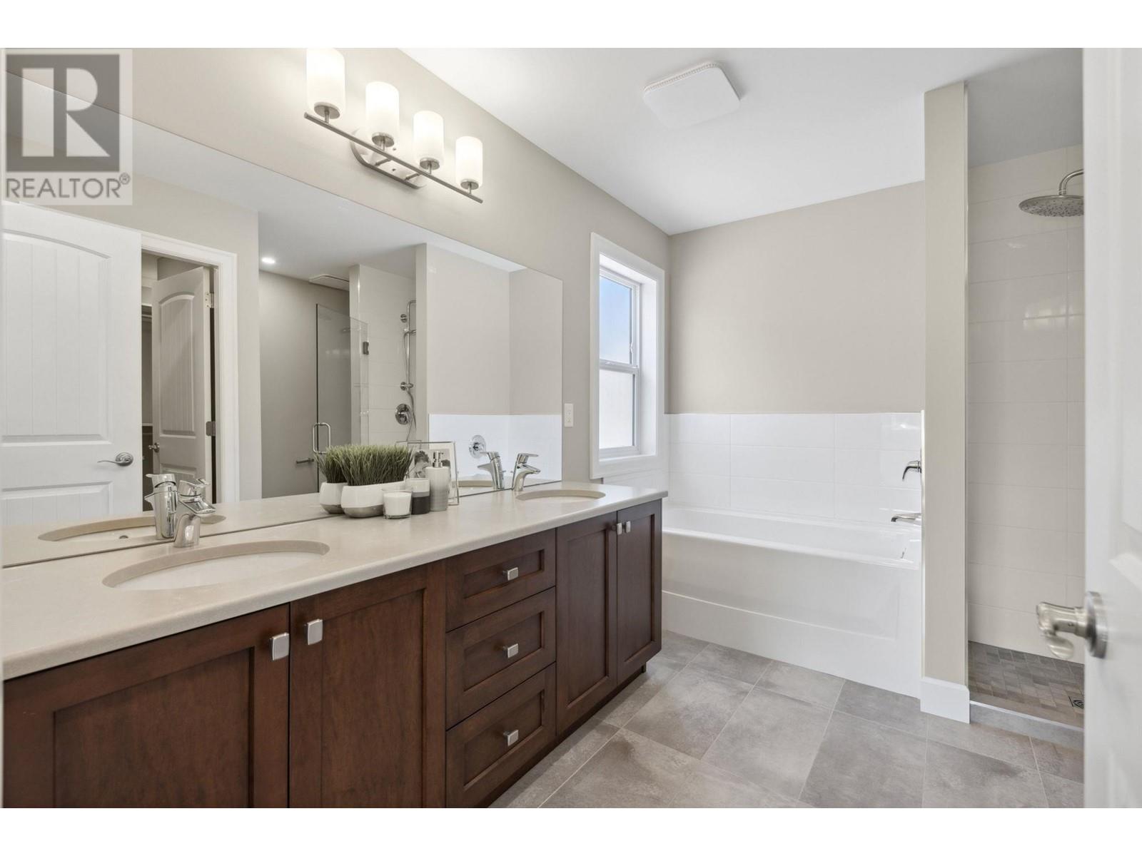 3312 Mctavish Court, Coquitlam, British Columbia  V3E 2Z7 - Photo 14 - R2995932