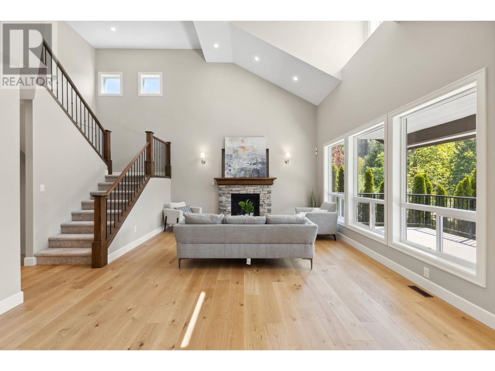 3312 Mctavish Court, Coquitlam, British Columbia  V3E 2Z7 - Photo 3 - R2995932