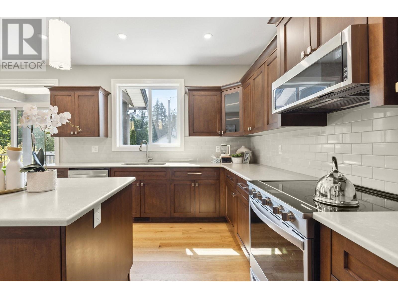 3312 Mctavish Court, Coquitlam, British Columbia  V3E 2Z7 - Photo 8 - R2995932