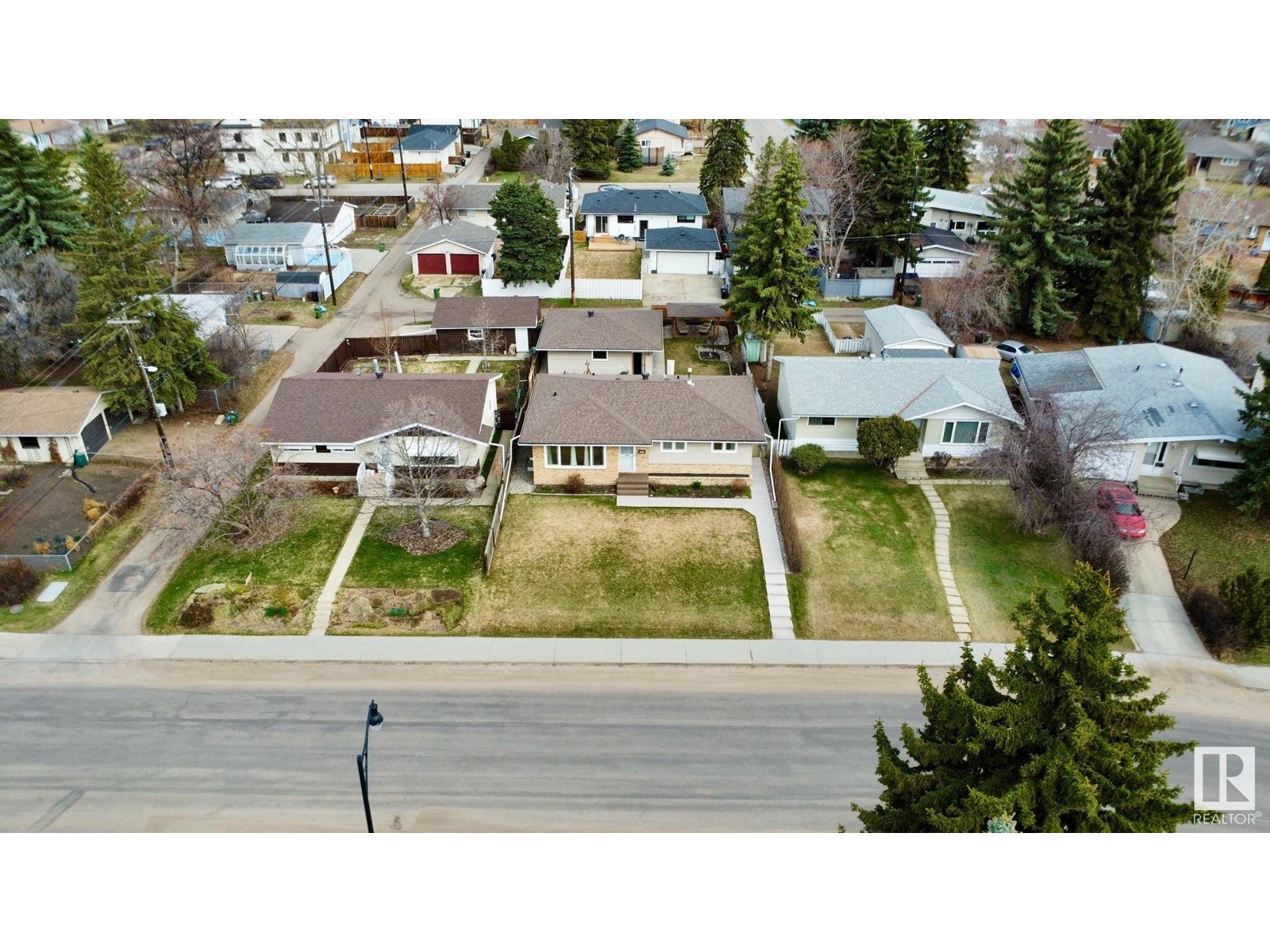 Property at 11308 57 AV NW image 3