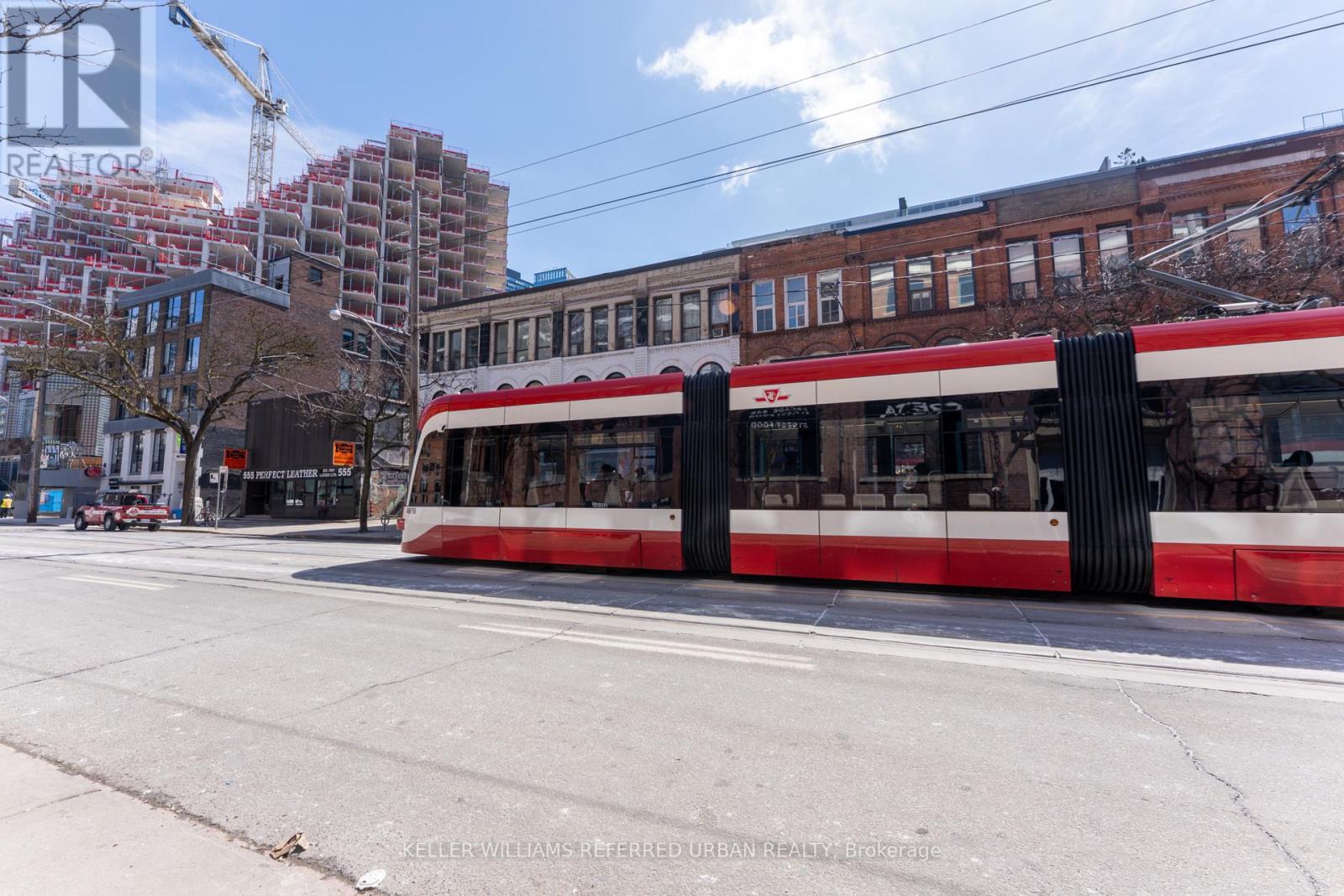 Upper - 567 King Street W, Toronto, Ontario  M5V 1M1 - Photo 12 - C12111306