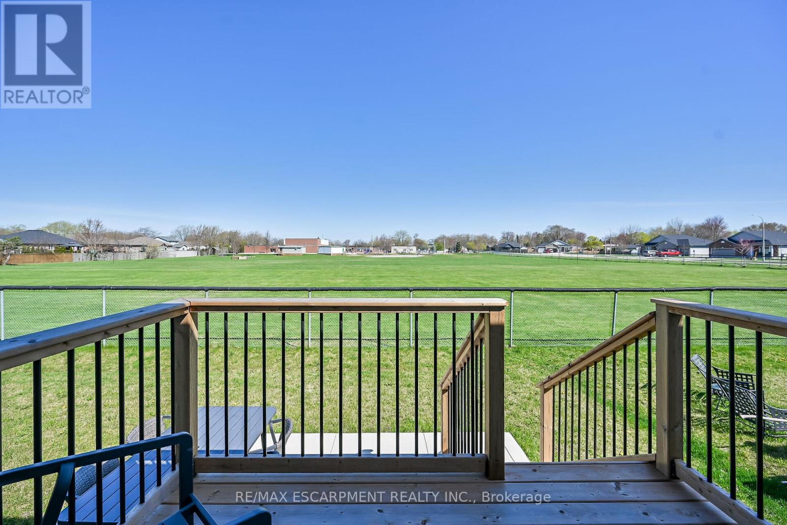 Property at 27 BONNIE DRIVE image 3