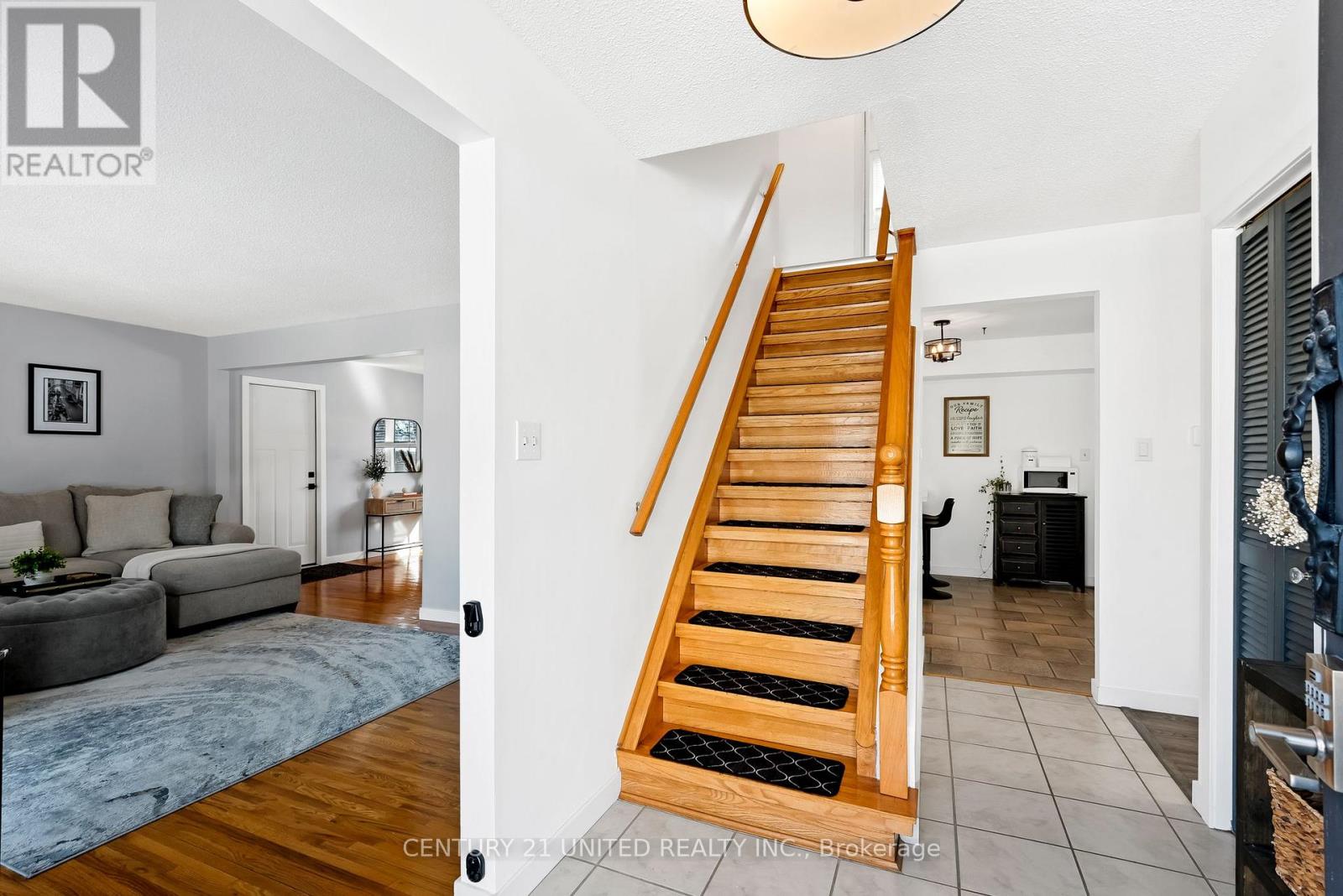 Property at 789 PARKHILL ROAD W image 4