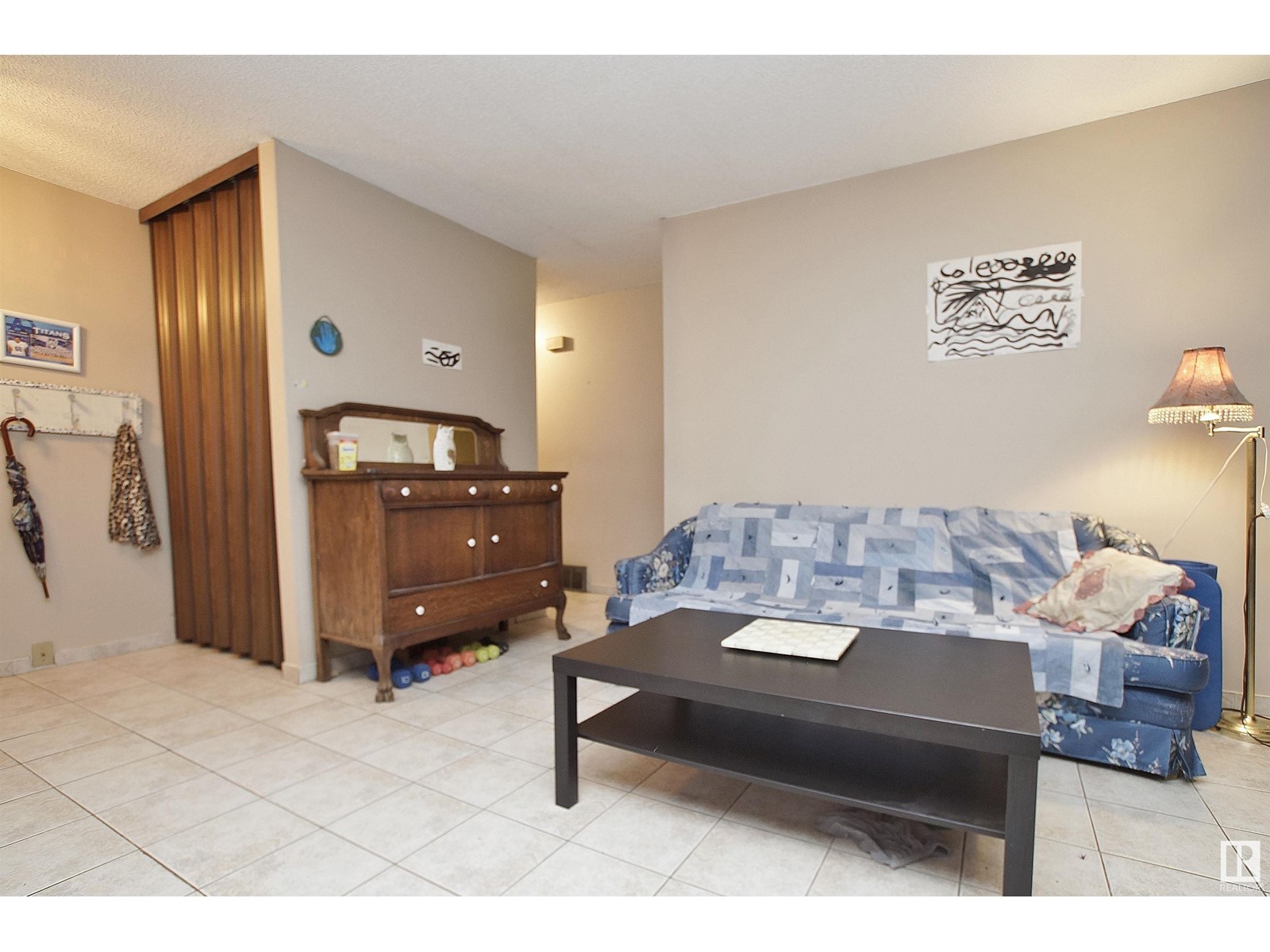 Property at 8318 122 AV NW image 5