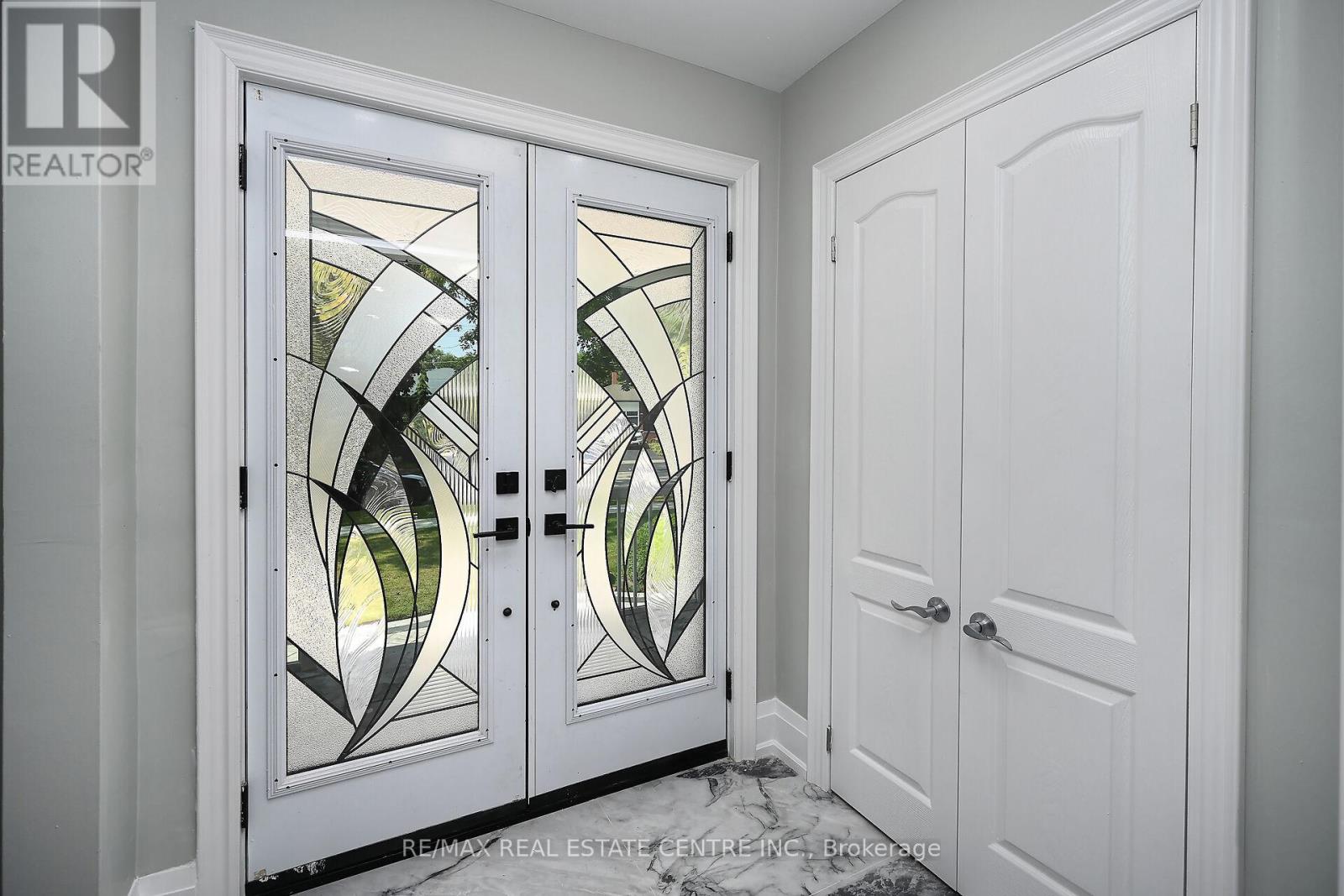 Property at 526 SELSEY DRIVE image 3
