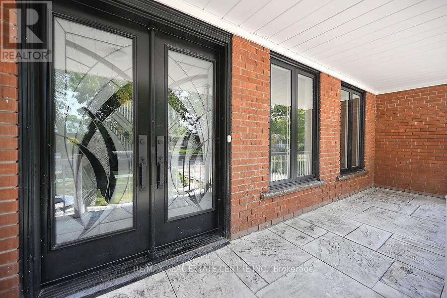 Property at 526 SELSEY DRIVE image 4