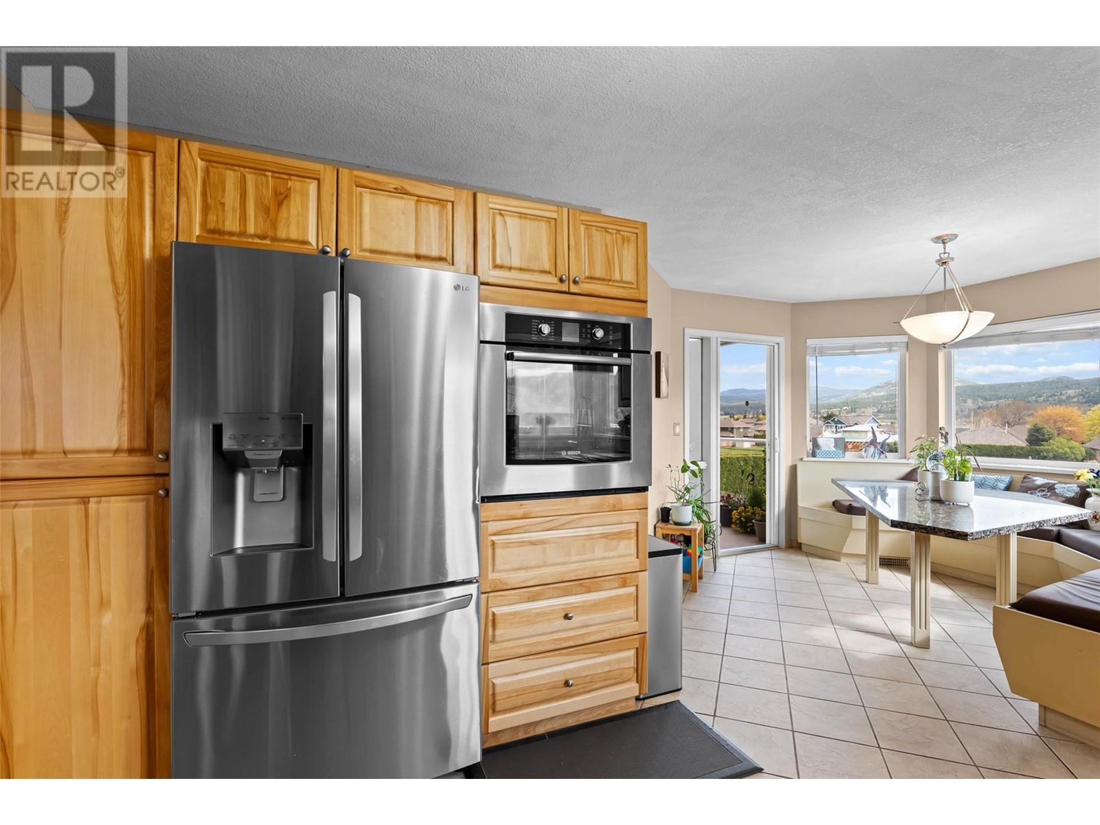 3460 Navatanee Drive, Kamloops, British Columbia  V2H 1S1 - Photo 10 - 10345518