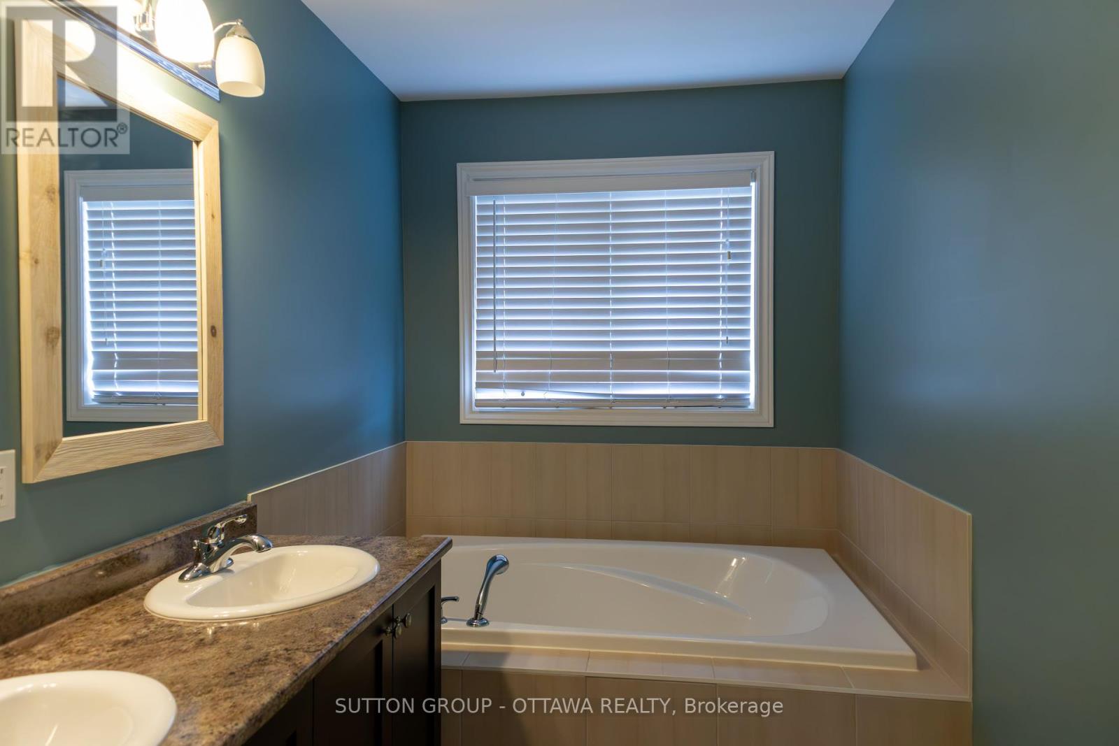 654 Moorpark Avenue, Ottawa, Ontario  K2M 0H8 - Photo 26 - X12110532