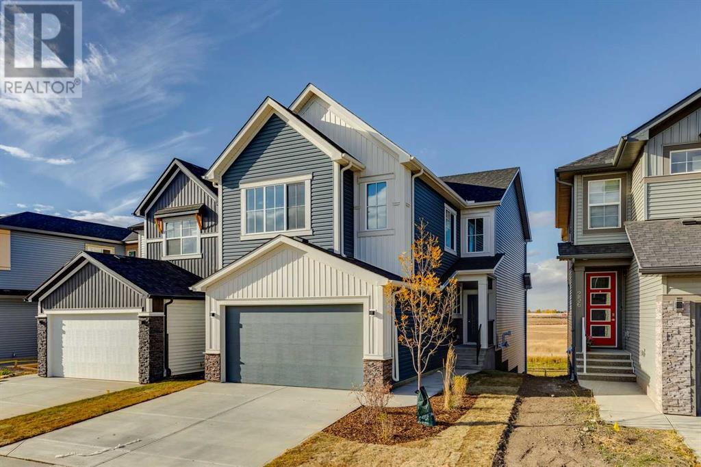Property at 159 Belvedere Crescent SE image 1