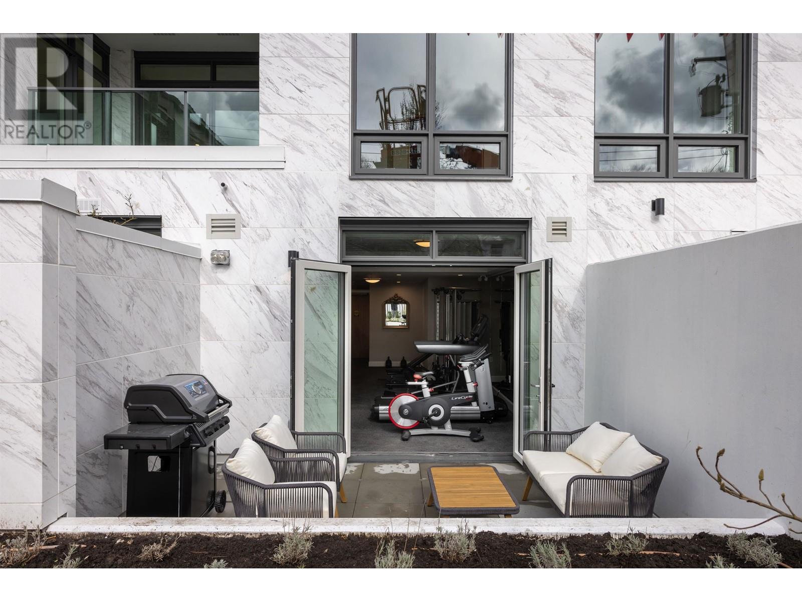 Listing Picture 40 of 40 : 203 3668 W 10TH AVENUE, Vancouver / 溫哥華 - 魯藝地產 Yvonne Lu Group - MLS Medallion Club Member