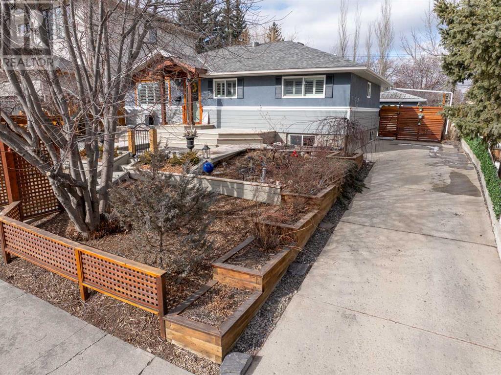 Property at 1010 30 Avenue NW image 2