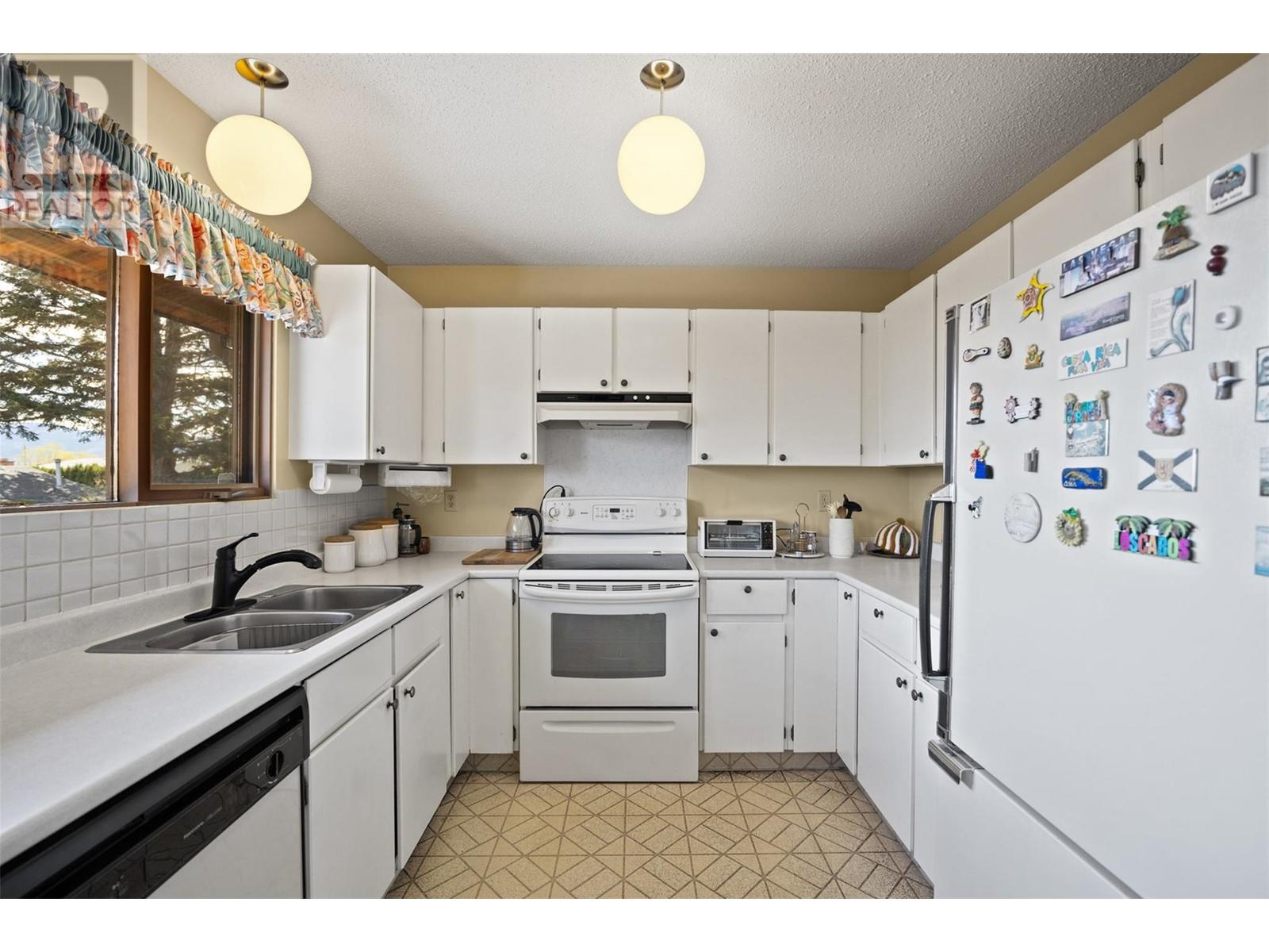 781 Kelly Drive, Kamloops, British Columbia  V2B 4G5 - Photo 16 - 10343079