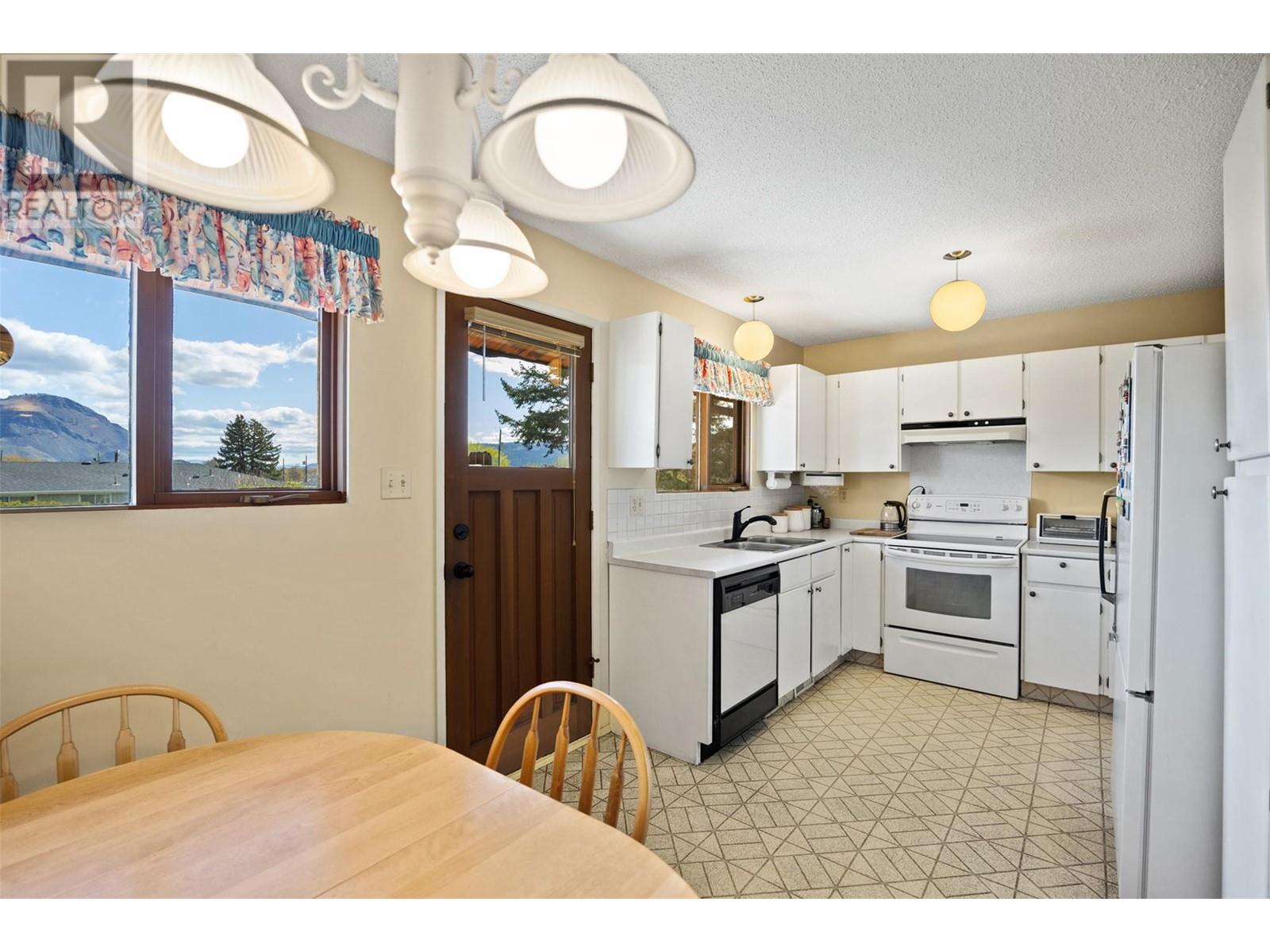 781 Kelly Drive, Kamloops, British Columbia  V2B 4G5 - Photo 14 - 10343079