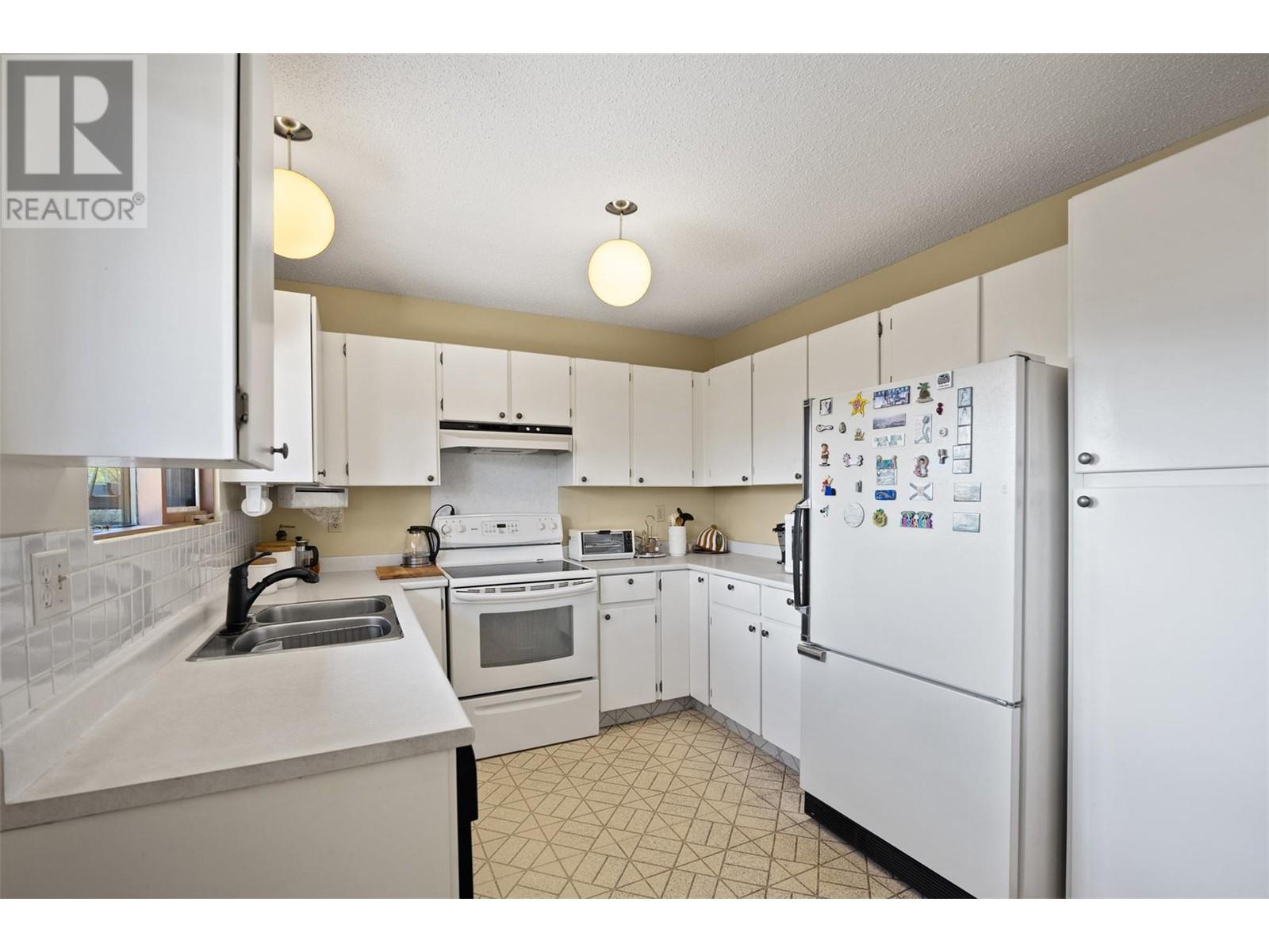 781 Kelly Drive, Kamloops, British Columbia  V2B 4G5 - Photo 20 - 10343079