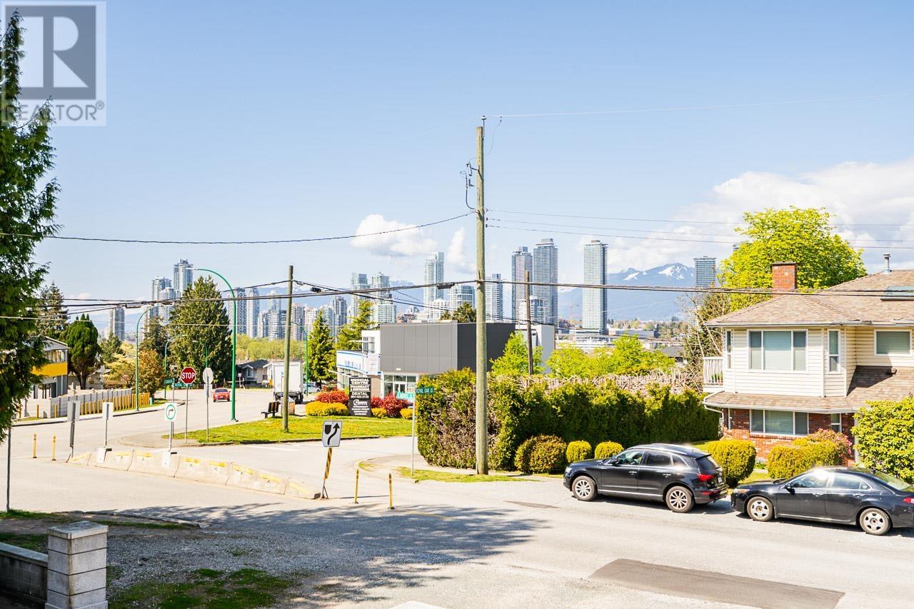5210 Laurel Street, Burnaby, British Columbia  V5G 1N2 - Photo 11 - R2995963