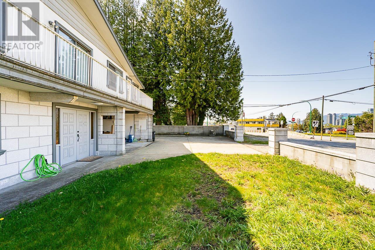 5210 Laurel Street, Burnaby, British Columbia  V5G 1N2 - Photo 4 - R2995963