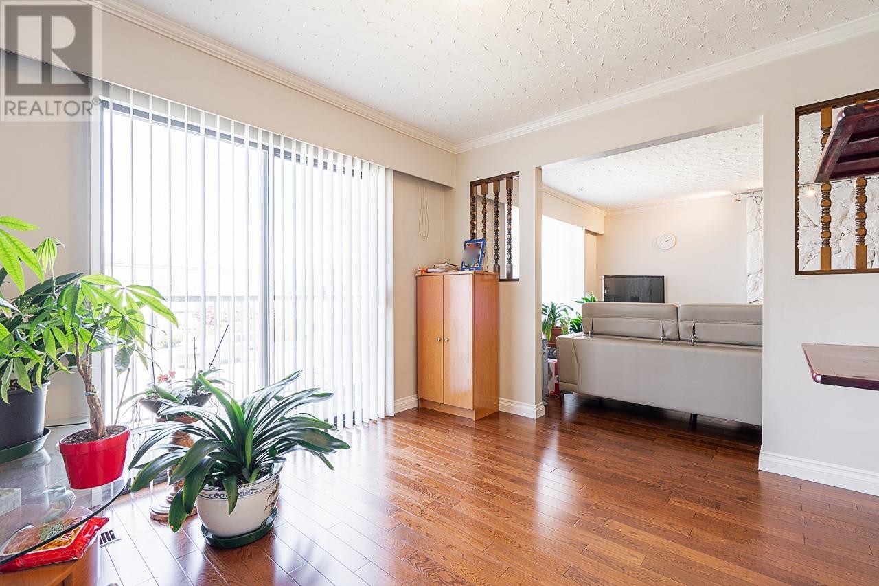 5210 Laurel Street, Burnaby, British Columbia  V5G 1N2 - Photo 7 - R2995963