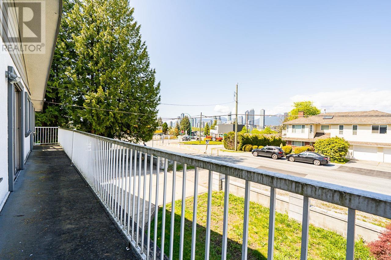 5210 Laurel Street, Burnaby, British Columbia  V5G 1N2 - Photo 8 - R2995963