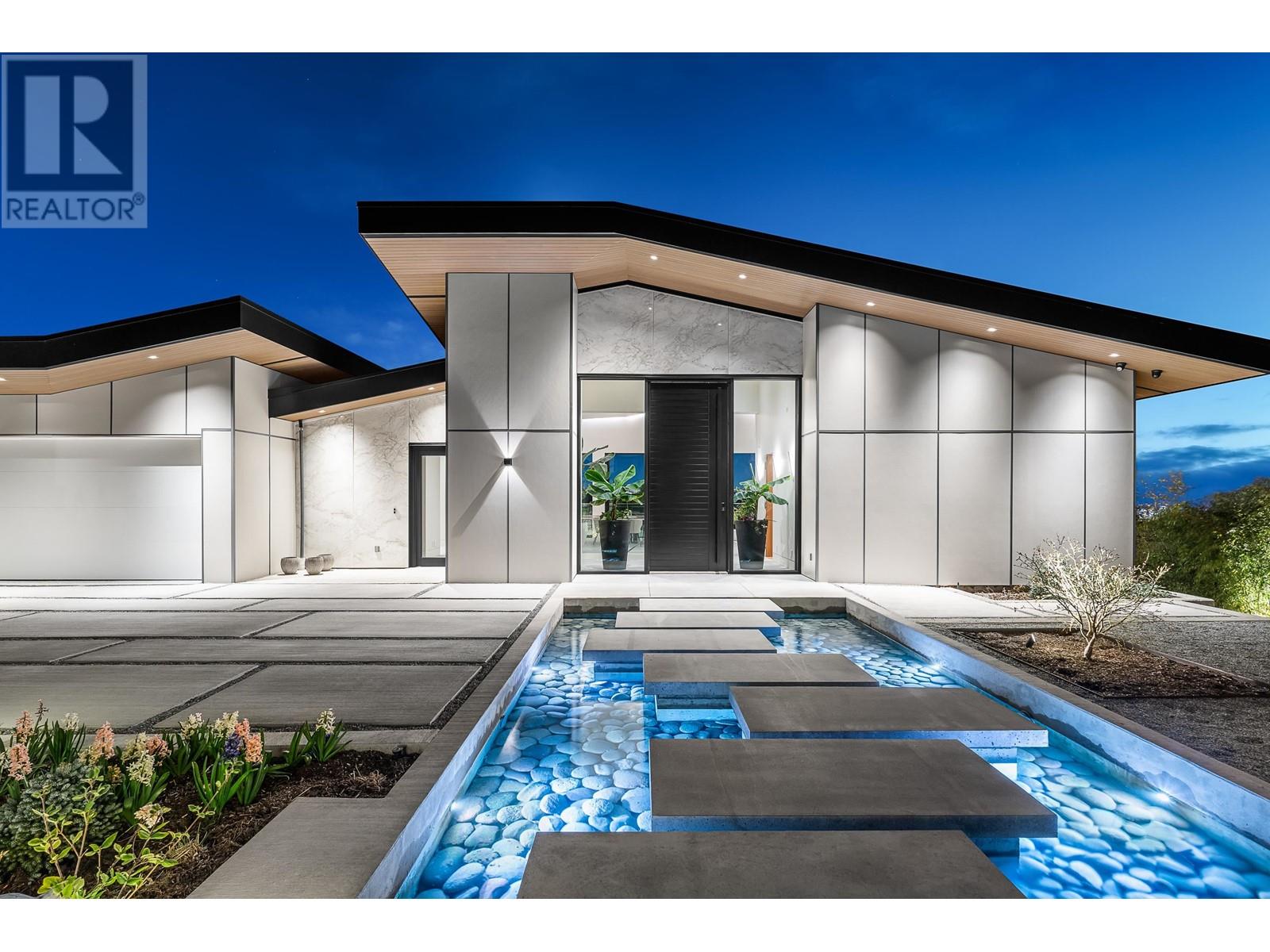 Property at 535 CRAIGMOHR DRIVE image 3